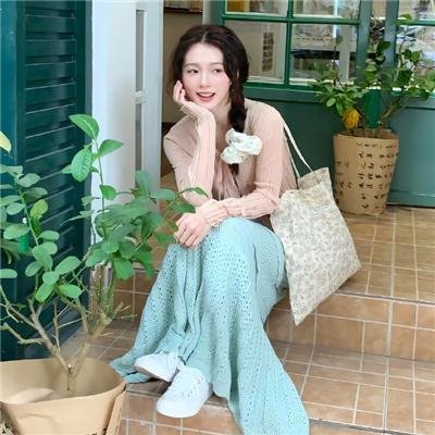 报告王爷，王妃是只猫